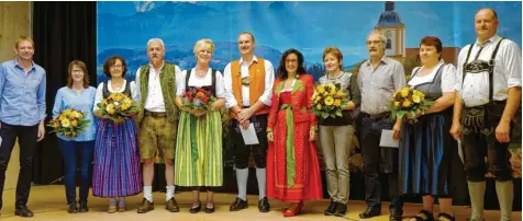  ?? Foto: Gisela Klöck ?? Das Hallenteam (von links): Alfons und Gitti Schelkle, Gitti und Alexander Graf, Heidrun und Fred Höbel, Margit Horner-Spindler Franziska und Edwin Eldner, Marlies und Walter Dirr. Sie wurden bei der Feier besonders ausgezeich­net.