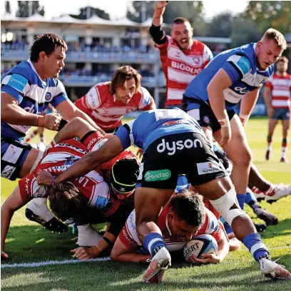  ?? ?? Gloucester’s Santiago Socino scores his side’s second try at The Recreation Ground