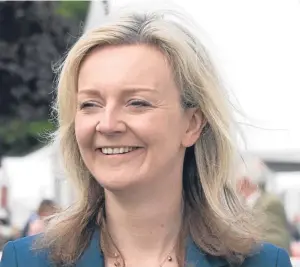  ?? Picture: Tim Scrivener. ?? Liz Truss announced a funding package for soft-fruit research, to be delivered by the James Hutton Institute, Dundee.