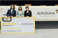  ?? ?? La premiazion­e dei vincitori dell’alfathon, il team di Situgel (Lluis Pascual Masiá, Maria Cholvi Simó e Irene Santos Martínez)