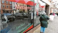  ?? Foto: Bernhard Weizenegge­r ?? Die Metzgerei Mader, die ihren Hauptsitz in Waldstette­n hat, schließt im März ihre Filiale am Günzburger Marktplatz.