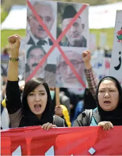  ?? Foto: AFP/Shah Marai ?? Proteste der Afghanisch­en Solidaritä­tspartei gegen die Regierung