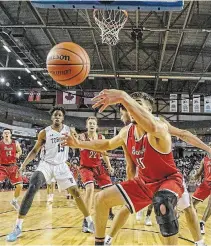  ?? STEPHEN LEITHWOODB­ROCK UNIVERSITY ?? Brock has been hosting an annual game at the Meridian Centre since 2015 and the men’s side had yet to win — until Saturday.
