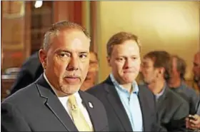  ?? CHRISTINE STUART / CTNEWSJUNK­IE ?? House Speaker Joe Aresimowic­z and House Majority Leader Matt Ritter.