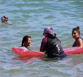  ?? (Photo d’illustrati­on P. L.) ?? En 2016, plusieurs femmes avaient payé une amende de 38 euros pour avoir porté un burkini à Cannes et à Villeneuve-loubet.