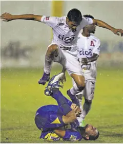  ??  ?? Alianza hizo ayer un entrenamie­nto suave luego del empate conseguido en Metapán el pasado jueves.