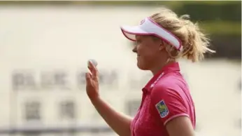  ?? KEVIN LEE/GETTY IMAGES ?? Brooke Henderson birdied three of her last five holes Saturday to move into the top 10 at the Blue Bay LPGA.