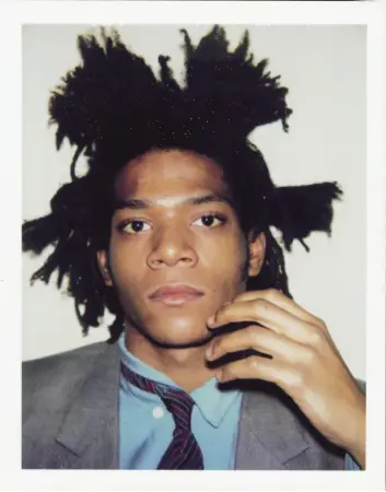  ??  ?? à droite, Untitled, Jean-Michel Basquiat par Andy Warhol, en 1982. 1982.