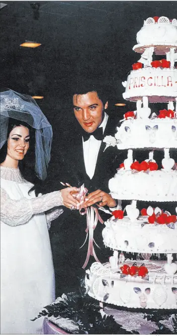  ?? weddings.vegas ?? Elvis and Priscilla Presley slice into the cake at their 1967 wedding at the Aladdin hotel. Unlike this weekend’s display-only version, the original united yellow sponge cake, apricot preserves, kirsch Bavarian cream frosting and red marzipan roses.