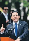  ??  ?? Aprietos. El presidente Jimmy Morales, el martes en Guatemala.