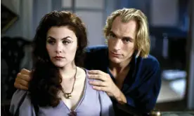  ?? ?? Julian Sands, right, with Sherilyn Fenn in Boxing Helena. Photograph: Mainline Pictures Inc/Allstar