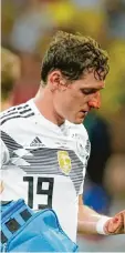  ?? Foto: Odd Andersen, AFP ?? Sebastian Rudy brach sich im Spiel die Nase und musste am Sonntag operiert werden.