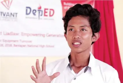  ?? CONTRIBUTE­D PHOTO ?? COUNTRY’S FIRST. Bantayan senior high student Mc Jemart Martinez, 18, will be among the first batch of senior high school students in the country to learn solar installati­on and maintenanc­e with the help of Vivant Foundation.