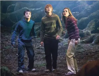  ?? MURRAY CLOSE THE ASSOCIATED PRESS ?? In “Harry Potter and the Order of the Phoenix,” Harry, Ron and Hermione organize a student-run resistance.