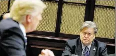  ?? AP-BILD: VUCCI ?? US-Präsident Donald Trump und sein Ex-Chefstrate­ge Steve Bannon (rechts) im Januar 2017.