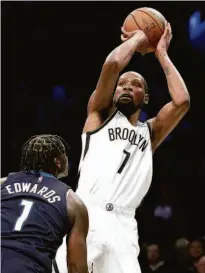  ?? Sarah Stier - 14.out.21/afp ?? O ala Kevin Durant é um dos líderes do Brooklyn Nets na luta pelo inédito título da NBA