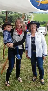  ??  ?? Mandy Heidinger mit Mutter Gundi und dem dreijährig­en Sohn Henry beim Country--festival am Wochenende.