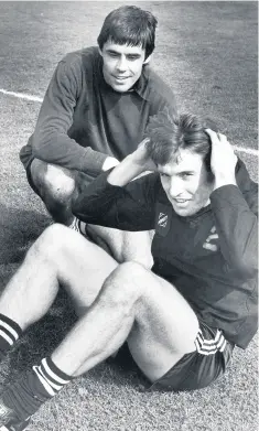  ??  ?? STRIKE FORCE: Ernie Moss looks on in September 1982 as new Port Vale signing Bob Newton is put through his paces.