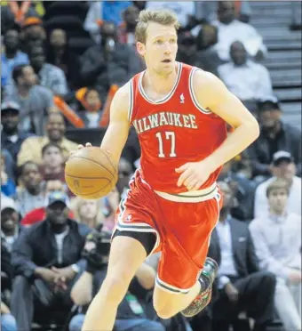  ??  ?? Mike Dunleavy Jr. shot a career-best 42.8 percent from three-point range this past season with the Bucks.