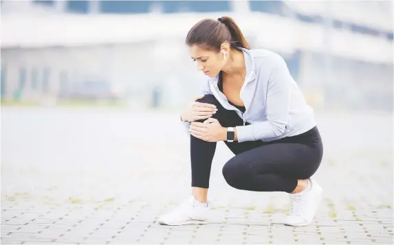  ?? PHOTOS: GETTY IMAGES/ISTOCK PHOTO ?? Almost all runners — from Olympians to weekend warriors — will suffer from knee pain at one time or another.