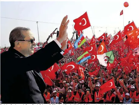  ??  ?? Nach dem Puschversu­ch: Recep Tayyip Erdogans Politik gelangt über das türkische Religionsa­mt auch in österreich­ische Moscheen