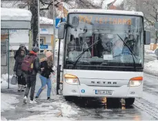  ?? FOTO: BEE ?? War und sind Steine des Anstoßes für die aktuelle ÖPNV-Debatte: die Änderungen auf der Buslinie zwischen Wangen und Tettnang.