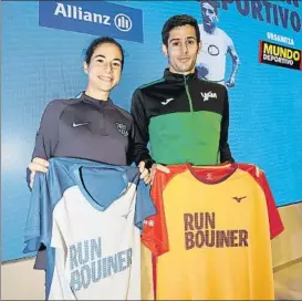  ?? FOTO: PEP MORATA ?? Galimany y Sales posan con la camiseta oficial de la 95 Jean Bouin - GP Allianz