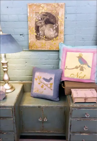  ??  ?? Artist Jim Connelly created a nest full of painterly projects for a happy nursery.