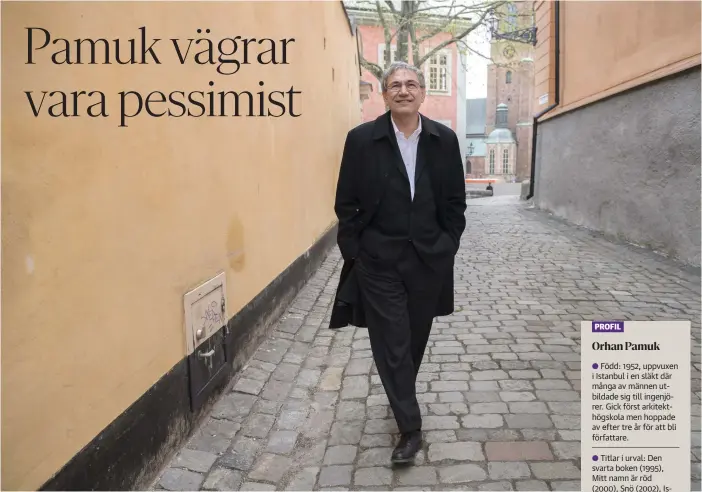  ?? FOTO: HENRIK MONTGOMERY/TT ?? ÅTERVäNDO. Stockholm är sig likt, konstatera­r Orhan Pamuk som inte varit i staden sedan han tog emot Nobelprise­t 2006. Den gången hade han med sig sin dotter som enda sällskap.