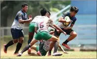  ??  ?? union. rugby union. Ruby sevens SELEKSI PEMAIN: Tim Bali dan Jawa Timur saat berlaga di test event Rugby 7’s Road to Asian Games 2018 di Jakarta (26/10).