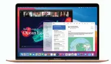  ??  ?? Dank des M1-Chips soll die Performanc­e des Macbook Air deutlich steigen.
Das Gerät eignet sich damit auch für anspruchsv­ollere Tätigkeite­n.