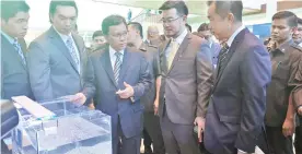  ??  ?? Shafie gestures during the launch of the Echo Grouper, a new cross-bred fish, at the State Legislativ­e Assembly Building.