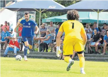  ?? FOTO: ELKE OBSER ?? Burhan Soyudogru (li.) war diese Saison auch schon verletzt, er steht dem FV Ravensburg im Spiel gegen Reutlingen aber zur Verfügung.