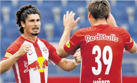  ?? BILD: SN/GEPA PICTURES ?? Andre Ramalho gelang mit dem 100. Saisontor ein ganz besonderer Treffer für Red Bull Salzburg.