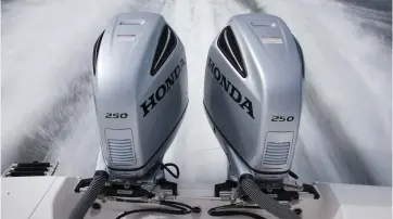  ??  ?? Honda introduced its biggest outboard, a 250-hp model, earlier this year at the Miami boat show.