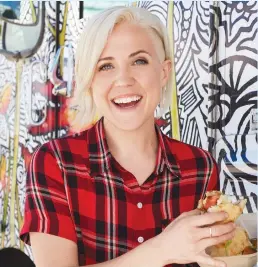  ??  ?? Hannah Hart stars in “I Hart Food”