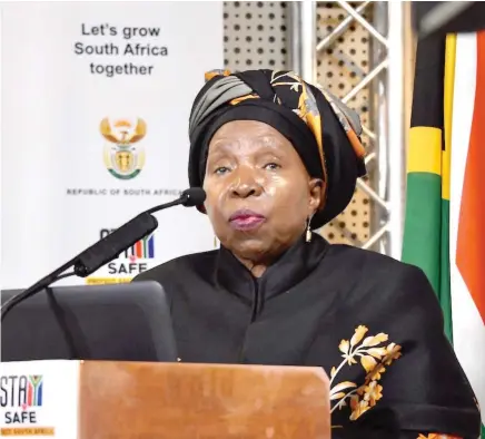  ?? Isithombe: GCIS ?? UNgqongqos­he Wezokubusa Ngokubambi­sana Nezindaba ZoMdabu uNkosazana MaDlamini Zuma