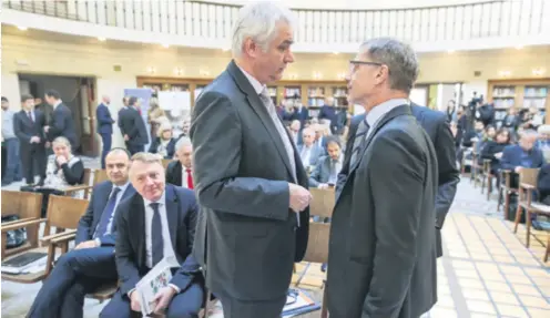  ??  ?? Manfred Bergmann, direktor ekonomija država članica EU, i Boris Vujčić, guverner Hrvatske narodne banke