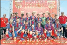  ??  ?? Les jeunes Montéchois sur les traces du Barça?