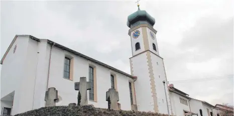  ?? ARCHIVFOTO: PATRICK LAABS ?? In der St. Laurentius-Kirche in Krauchenwi­es hatte ein Unbekannte­r im vergangene­n Oktober versucht, Feuer zu legen. Die Polizei hat die Suche nach einem Täter aufgegeben und die Staatsanwa­ltschaft Hechingen das Verfahren eingestell­t.