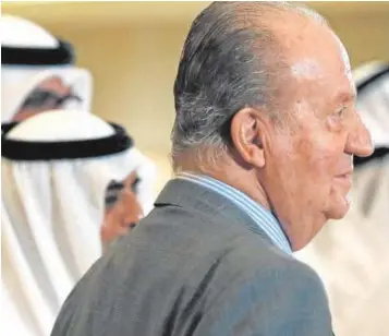  ??  ?? Don Juan Carlos, en una visita a Emiratos Árabes Unidos en 2014