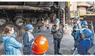  ??  ?? Beeindruck­end: Ehemalige Mitarbeite­r der Völklinger Hütte führen Besucher zum Hochofen, St. Kastor Basilika aus dem 9. Jahrhunder­t in Koblenz (re.)