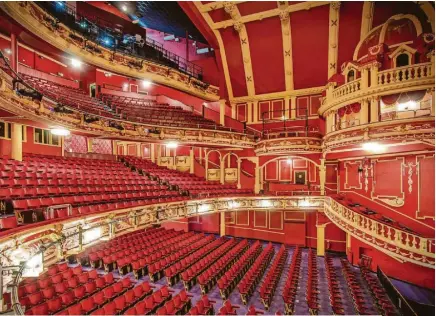  ?? David Allan ?? > The impressive auditorium of the Sunderland Empire