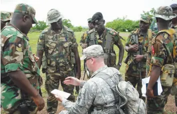  ?? SEYLLOU | AFP ?? Militares dos EUA formam soldados nigerinos no âmbito de um acordo entre os dois países