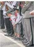  ??  ?? Auch die Jüngsten hatten ihren Spaß bei der Parade.