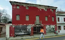  ??  ?? L’ex officina di Scorzè aperta dal padre di Ivano Beggio, oggi si riparano ancora le biciclette.