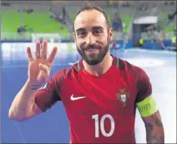  ?? ?? Ricardinho sonríe tras conquistar el Mundial con Portugal.