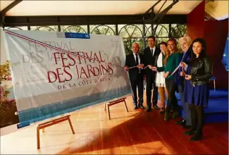  ??  ?? L’affiche du Festival des jardins de la Côte d’Azur a été dévoilée, hier, dans les jardins de la villa Eilenroc au Cap d’Antibes. (Photos Eric Ottino)