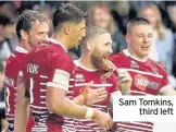  ??  ?? Sam Tomkins, third left