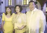  ??  ?? The author with Sen. Franklin Drilon and wife Mila (center). Photo by JOSEPH VIDAL